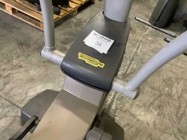 Technogym excite synchro 500 led crosstrainer - afbeelding 2 van  4