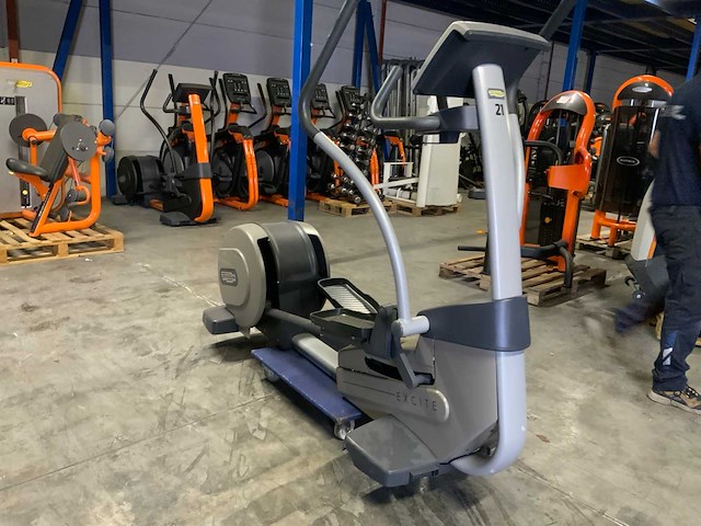 Technogym excite synchro 500 led crosstrainer - afbeelding 4 van  4