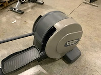 Technogym excite synchro 500 led crosstrainer - afbeelding 2 van  4