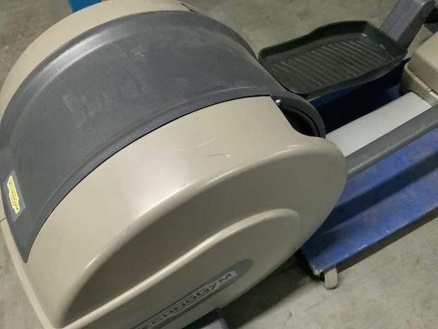 Technogym excite+ synchro 500 led crosstrainer - afbeelding 5 van  6