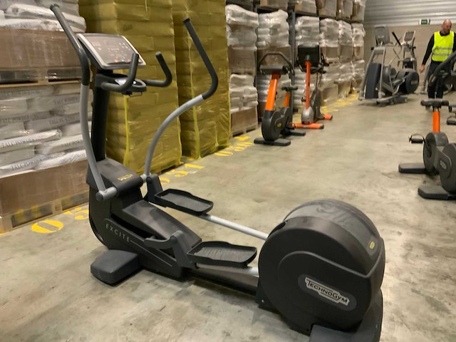 Technogym excite synchro 500 led crosstrainer - afbeelding 5 van  5