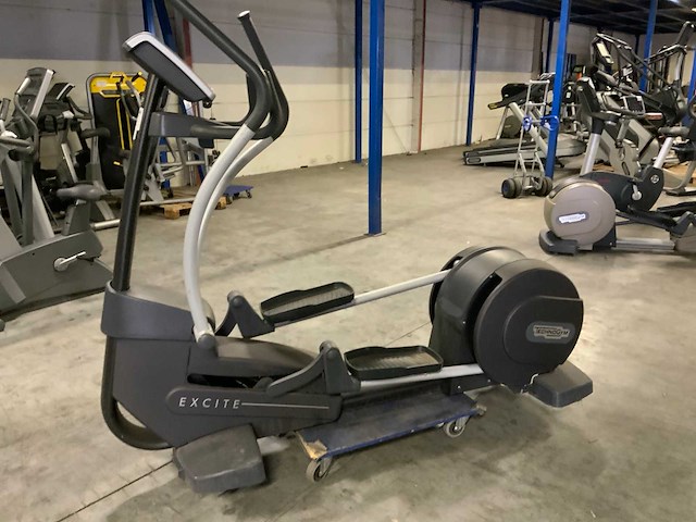 Technogym excite synchro 500 led crosstrainer - afbeelding 5 van  5