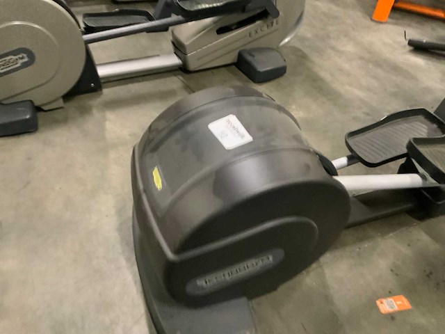 Technogym excite synchro 500 led crosstrainer - afbeelding 5 van  5
