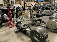 Technogym excite synchro 500 led crosstrainer - afbeelding 4 van  5