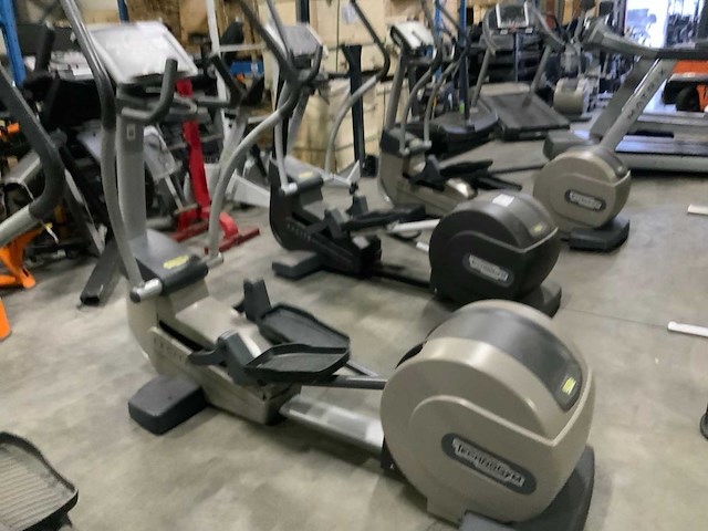 Technogym excite synchro 500 led crosstrainer - afbeelding 5 van  5