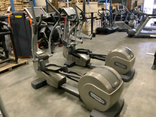 Technogym excite synchro 500 led crosstrainer - afbeelding 7 van  7