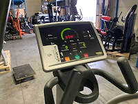 Technogym excite synchro 500 led crosstrainer - afbeelding 3 van  4