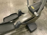 Technogym excite synchro 500 led elliptical crosstrainer - afbeelding 6 van  7