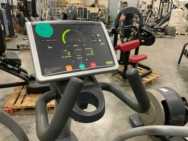 Technogym excite synchro 500 led elliptical crosstrainer - afbeelding 4 van  4
