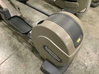 Technogym excite synchro 500 led elliptical crosstrainer - afbeelding 2 van  2
