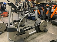 Technogym excite synchro 500 led elliptical crosstrainer - afbeelding 2 van  4