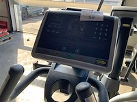 Technogym excite synchro 700 led crosstrainer - afbeelding 3 van  4
