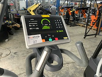 Technogym excite synchro 700 led crosstrainer - afbeelding 4 van  5