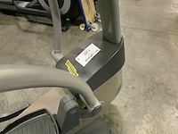 Technogym excite synchro 700 led crosstrainer - afbeelding 2 van  4