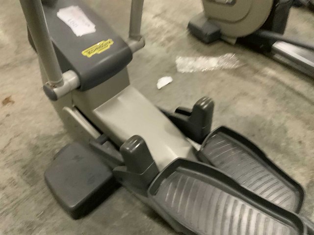 Technogym excite synchro 700 led elliptical crosstrainer - afbeelding 4 van  5