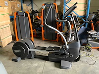 Technogym excite synchro 700 visioweb crosstrainer - afbeelding 1 van  6