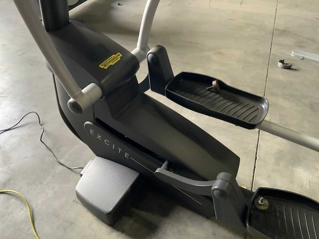 Technogym excite synchro 700 visioweb crosstrainer - afbeelding 5 van  6