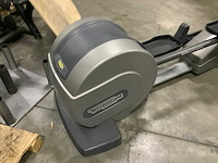 Technogym excite synchro 700ie tv crosstrainer - afbeelding 2 van  5