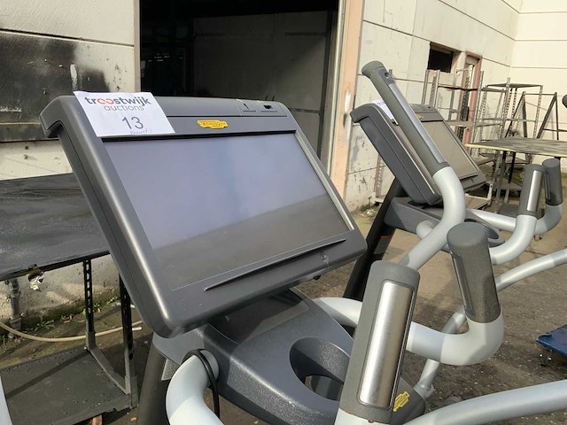 Technogym excite+ synchro unity 3 live crosstrainer - afbeelding 4 van  4