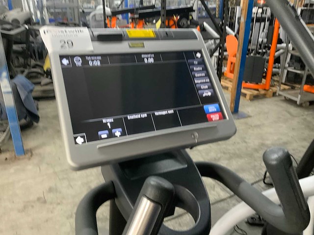 Technogym excite synchro visioweb crosstrainer - afbeelding 5 van  6