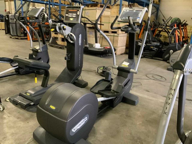 Technogym excite synchro visioweb crosstrainer - afbeelding 5 van  6