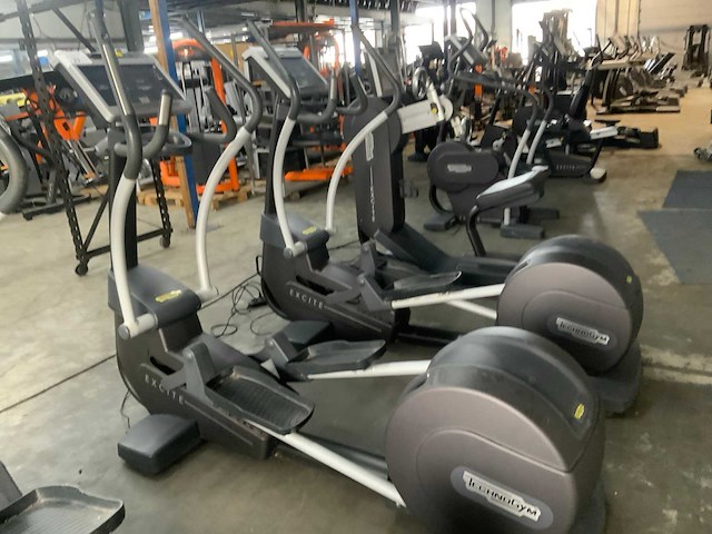 Technogym excite synchro visioweb crosstrainer - afbeelding 1 van  6