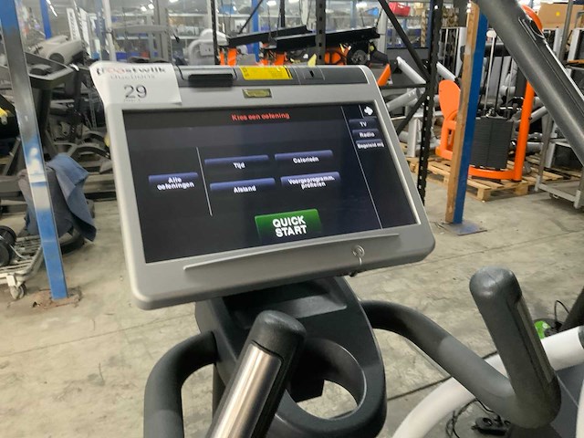 Technogym excite synchro visioweb crosstrainer - afbeelding 4 van  6