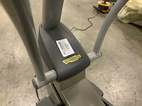Technogym excite synchro visioweb elliptical crosstrainer - afbeelding 4 van  5