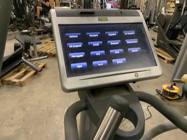 Technogym excite synchro visioweb elliptical crosstrainer - afbeelding 5 van  5
