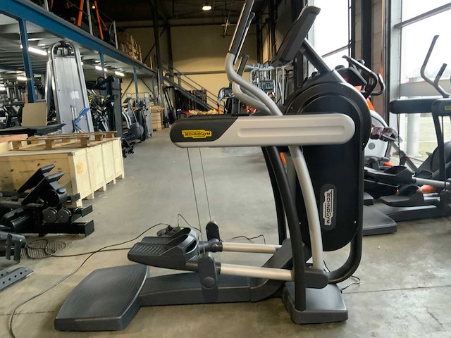 Technogym excite vario 1000 unity 3 live crosstrainer - afbeelding 5 van  5