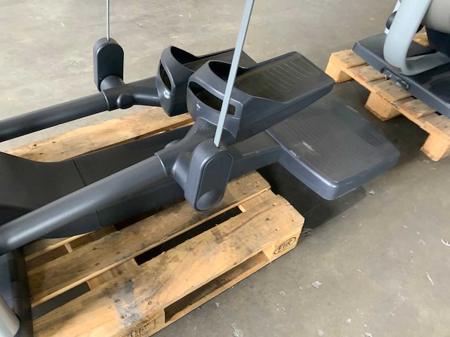 Technogym excite vario 500 led crosstrainer - afbeelding 7 van  8