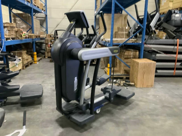 Technogym excite vario 500 led krachtstation - afbeelding 2 van  5