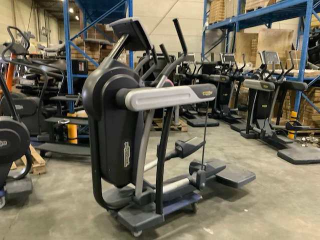 Technogym excite vario 500 led krachtstation - afbeelding 2 van  5