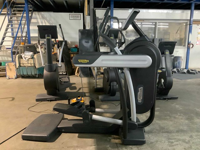 Technogym excite vario 700 led crosstrainer - afbeelding 5 van  5