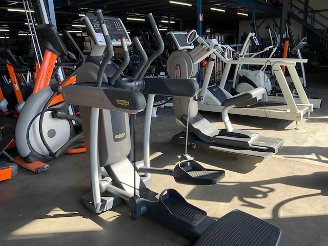 Technogym excite vario 700 led crosstrainer - afbeelding 2 van  6