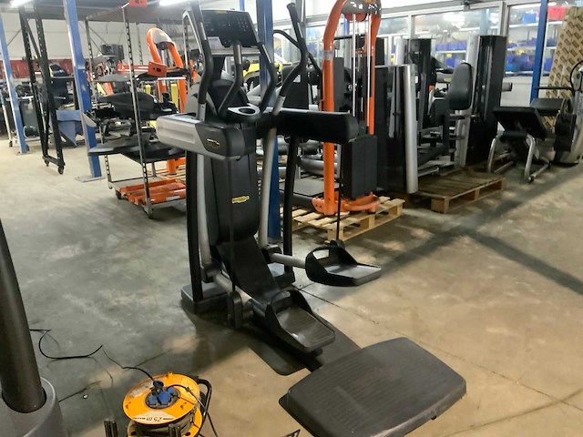 Technogym excite vario 700 led crosstrainer - afbeelding 2 van  4