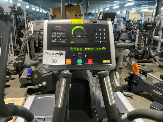 Technogym excite vario 700 led crosstrainer - afbeelding 4 van  5
