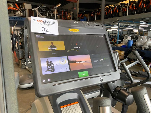 Technogym excite+ vario unity 3 live crosstrainer - afbeelding 2 van  5