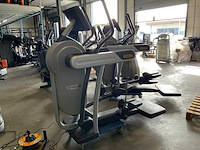 Technogym excite+ vario unity 3 live crosstrainer - afbeelding 2 van  3