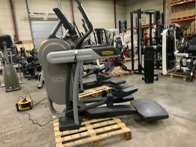 Technogym excite vario unity 3 live crosstrainer - afbeelding 1 van  5