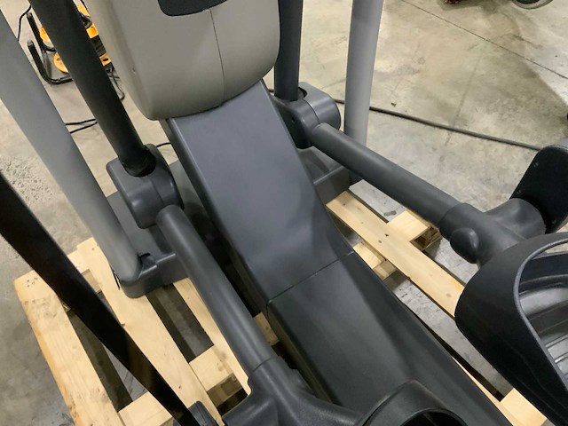 Technogym excite vario unity 3 live crosstrainer - afbeelding 4 van  5