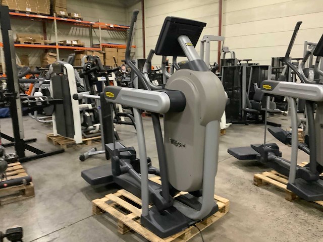 Technogym excite vario unity 3 live crosstrainer - afbeelding 5 van  5