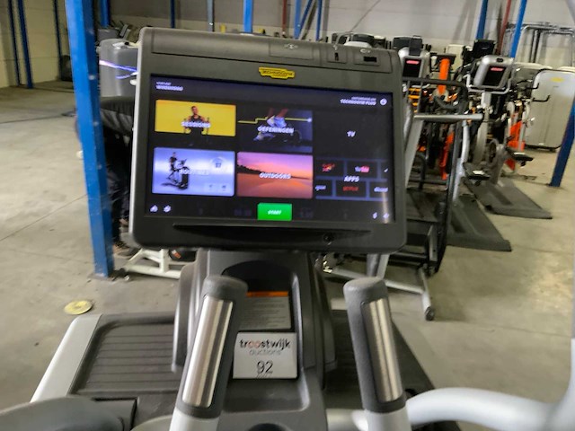 Technogym excite+ vario unity3 live crosstrainer - afbeelding 3 van  3