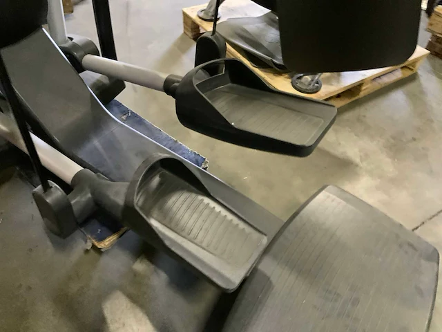Technogym excite vario visioweb krachtstation - afbeelding 3 van  5
