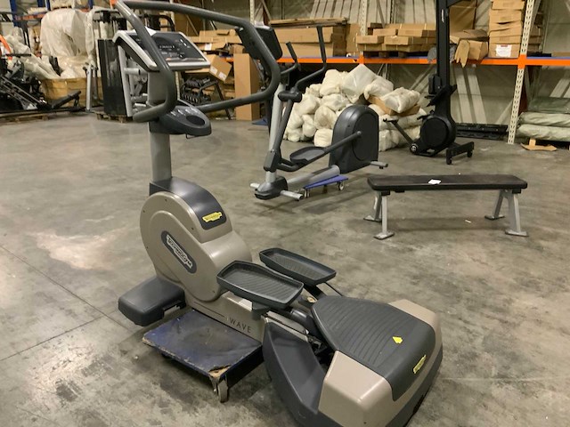 Technogym excite wave 500 led crosstrainer - afbeelding 4 van  4