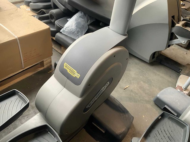 Technogym excite wave 700 led crosstrainer - afbeelding 4 van  5