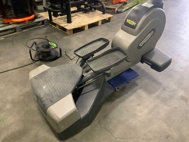 Technogym excite wave 700 led crosstrainer - afbeelding 2 van  4