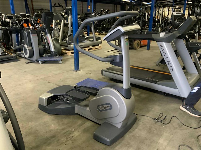 Technogym excite wave 700 led crosstrainer - afbeelding 3 van  5