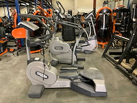 Technogym excite wave 700 led crosstrainer - afbeelding 1 van  4
