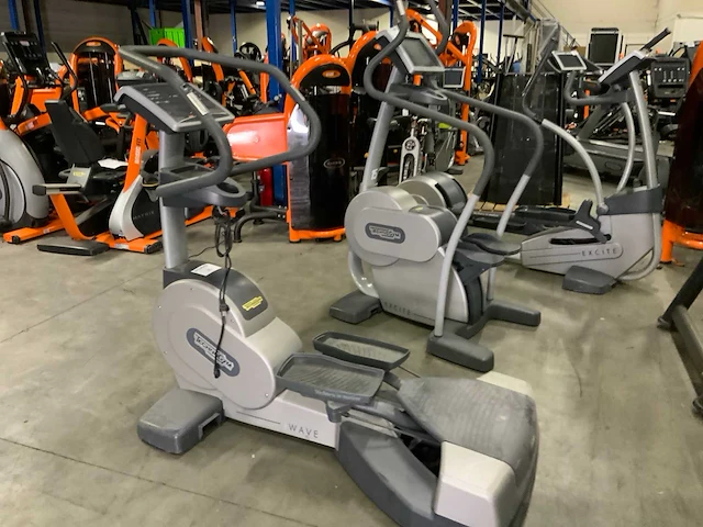 Technogym excite wave 700 led crosstrainer - afbeelding 2 van  4
